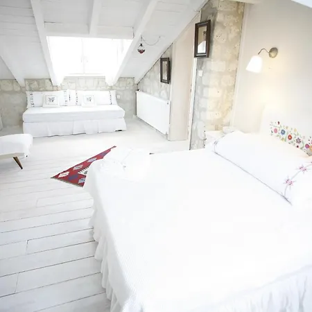 イン My Stone - Special Category Çeşme